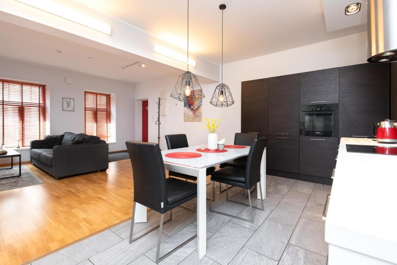 Stylish Apartment With Parking In Telliskivi タリン エクステリア 写真