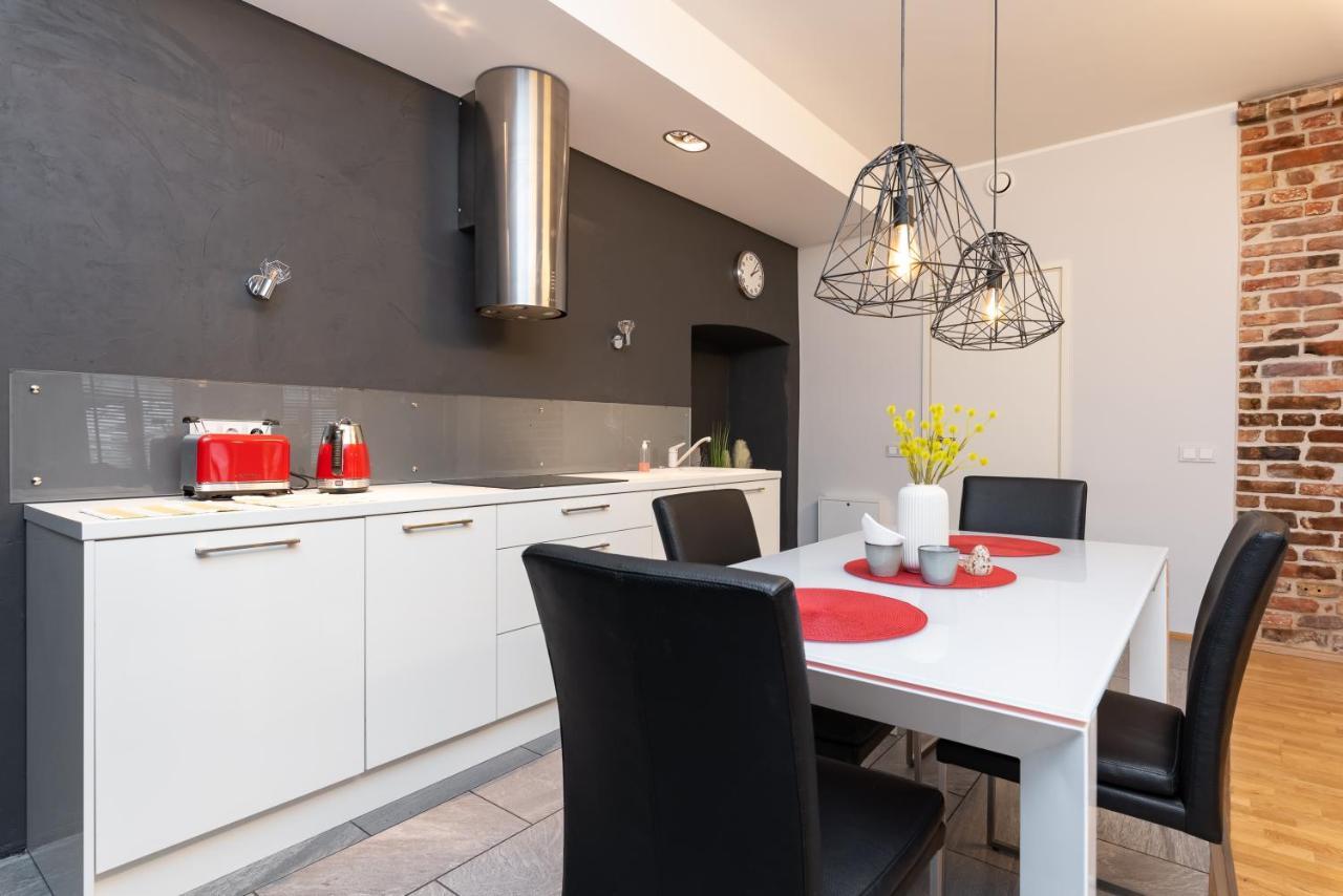 Stylish Apartment With Parking In Telliskivi タリン エクステリア 写真