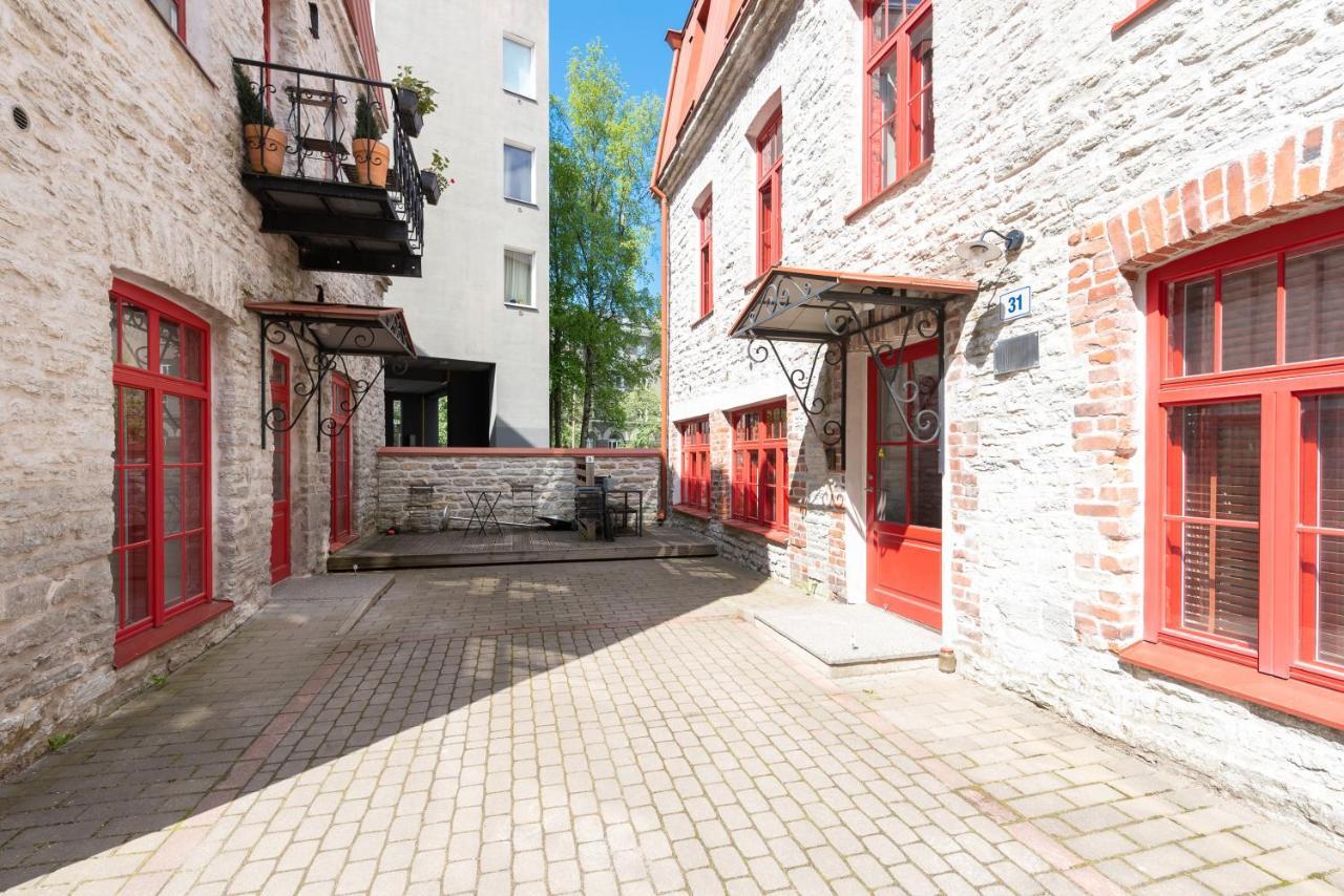 Stylish Apartment With Parking In Telliskivi タリン エクステリア 写真
